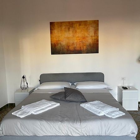 Nella'S Carlo III Apartment Naples Luaran gambar