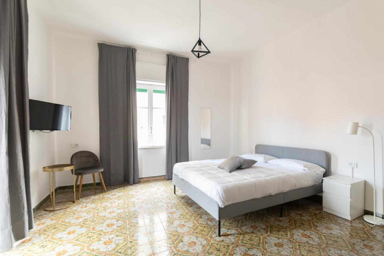 Nella'S Carlo III Apartment Naples Luaran gambar