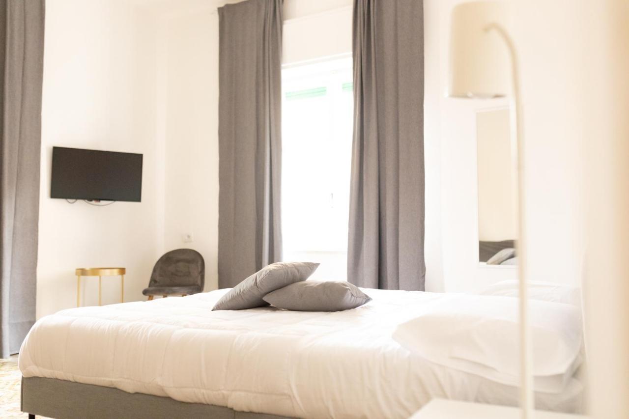 Nella'S Carlo III Apartment Naples Luaran gambar