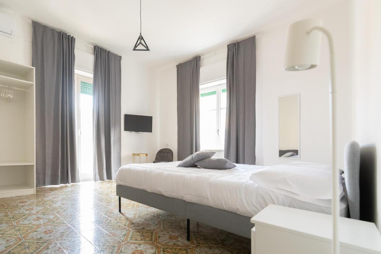 Nella'S Carlo III Apartment Naples Luaran gambar