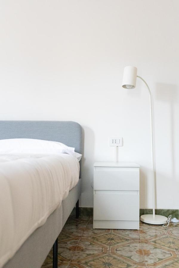 Nella'S Carlo III Apartment Naples Luaran gambar