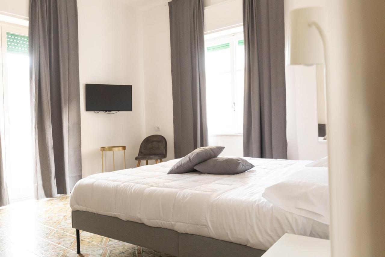 Nella'S Carlo III Apartment Naples Luaran gambar