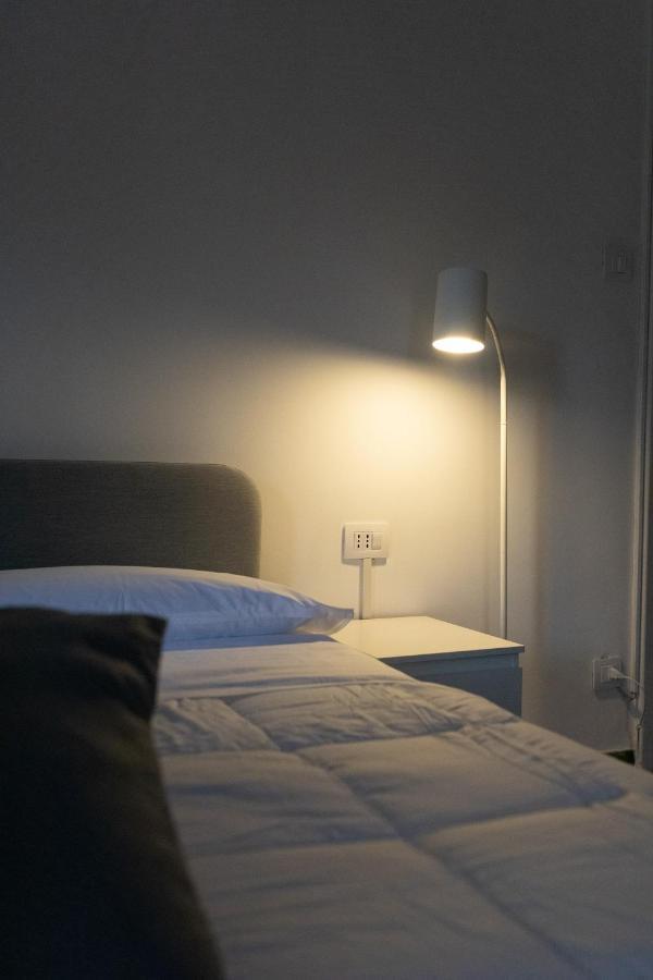 Nella'S Carlo III Apartment Naples Luaran gambar