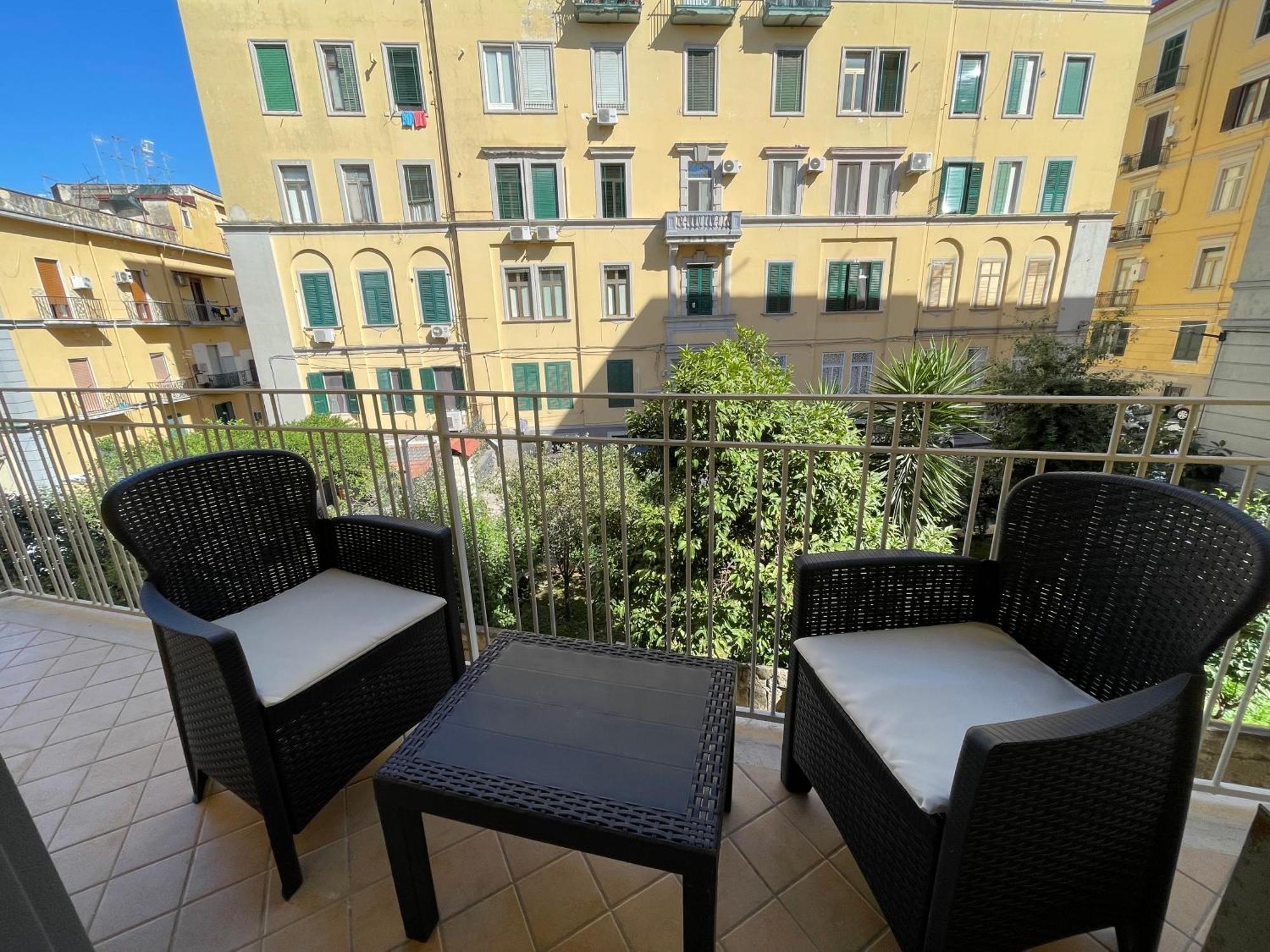 Nella'S Carlo III Apartment Naples Luaran gambar