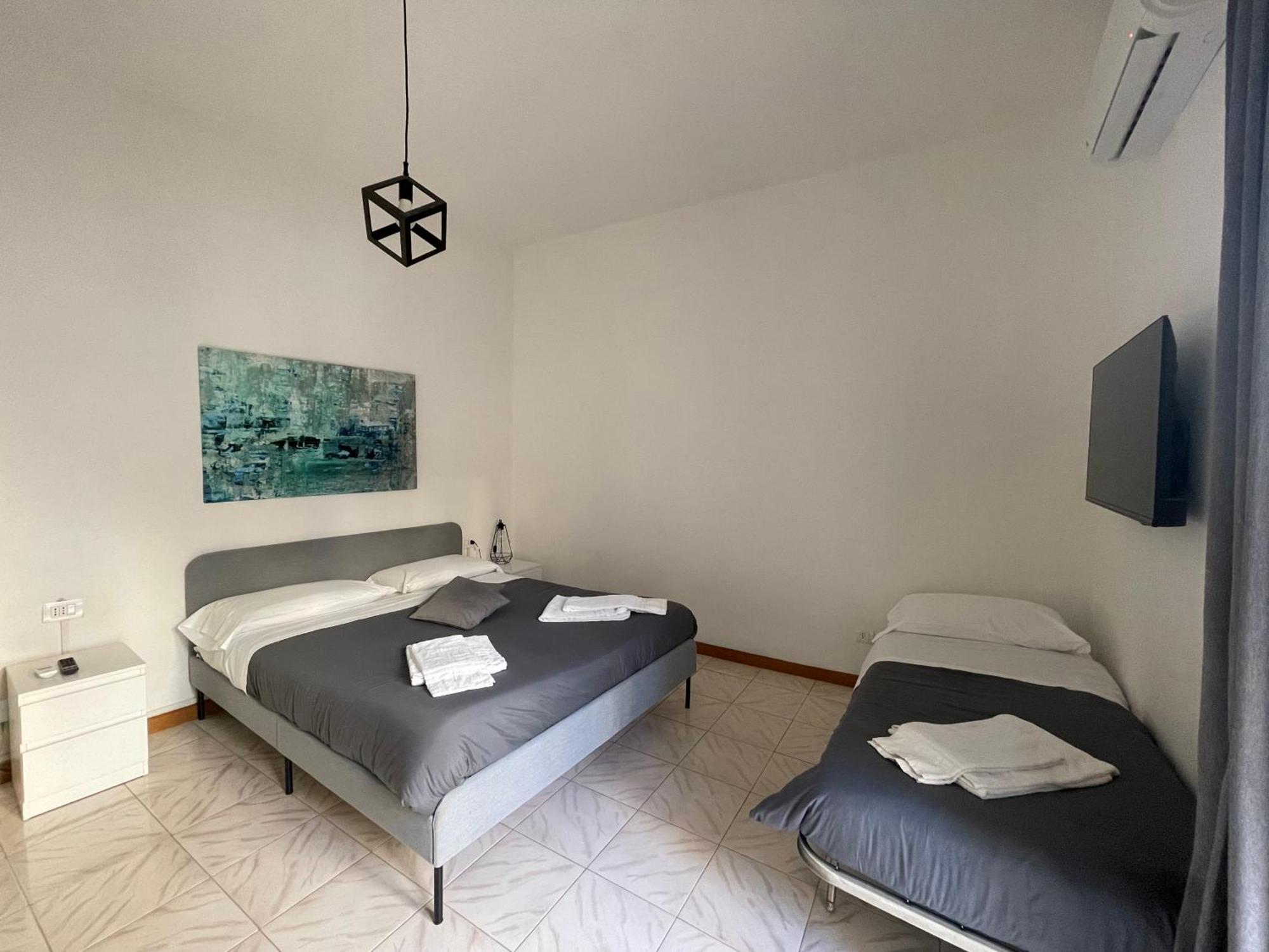 Nella'S Carlo III Apartment Naples Luaran gambar
